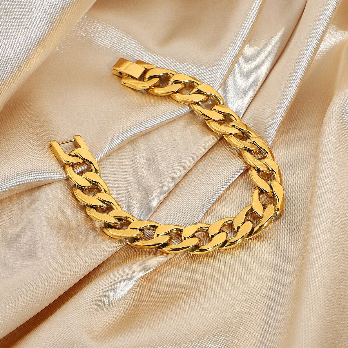 Large Flat Curb Vacuum Electroplated 18K Women's Bracelet